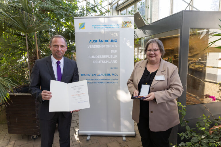 Kreisrätin Barbara Müllich wird mit dem Verdienstorden der Bundesrepublik Deutschland ausgezeichnet