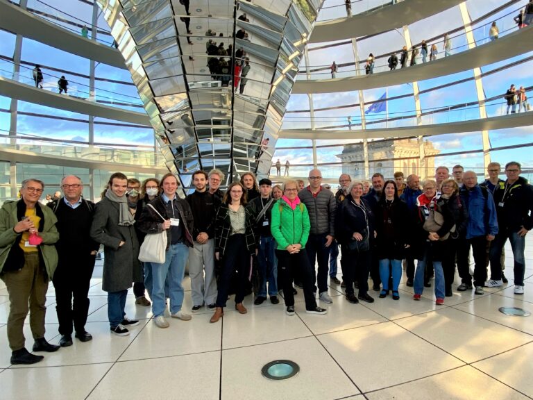 Zukunft gestalten – Gruppe aus Oberfranken zu Besuch im Deutschen Bundestag