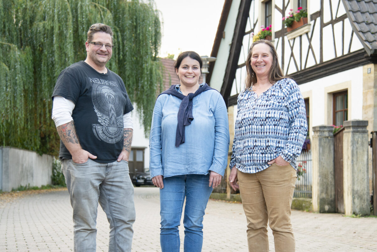 Thomas Ochs (Schriftführer), Anke Wittmann (Sprecherin) und Dr. Anne Schmitt (Sprecherin) freuen sich, wenn Du beim OV Kemmern mitmachen willst.